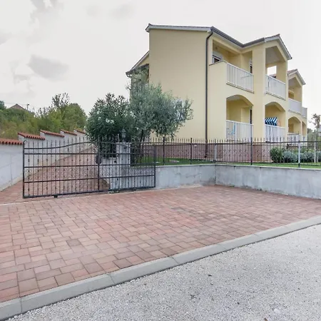 Three-bedroom Holiday In *
