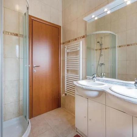 別荘 Three-bedroom Holiday In