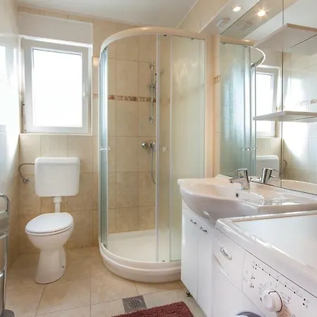 Three-bedroom Holiday In 別荘 *