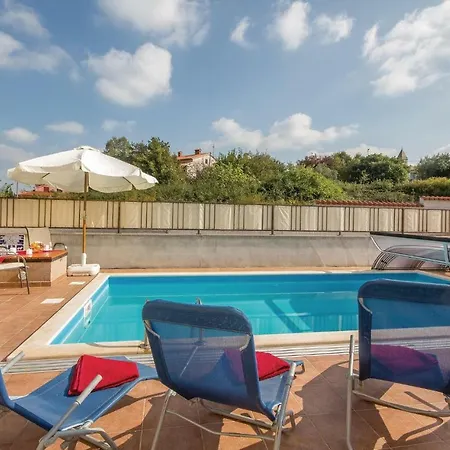 Three-bedroom Holiday In