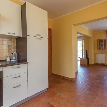 Three-bedroom Holiday In 別荘 *
